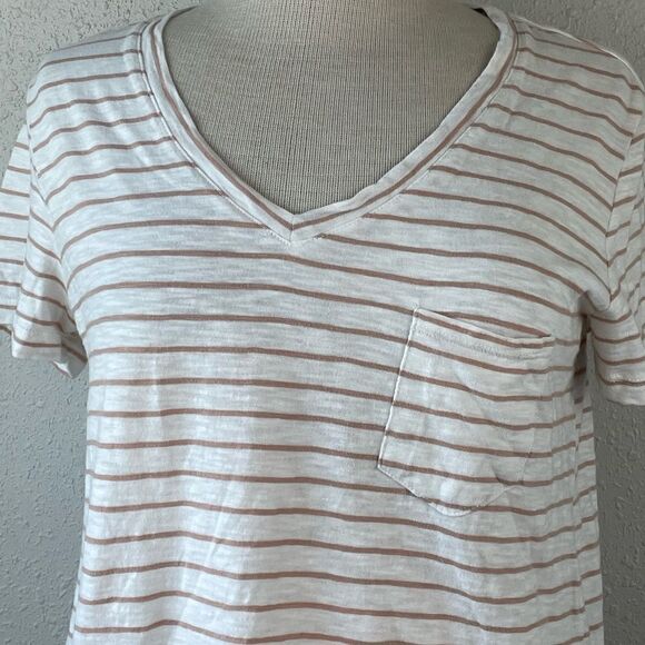 Used Universal Thread Womens White/Pink Stripes V-Neck Short Sleeve Top Size S - Picture 2 of 7